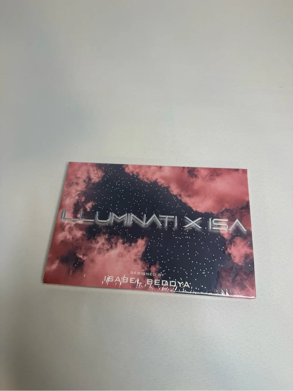 Isabel Bedoya Illuminati x Isa Eyeshadow Palette - Pink